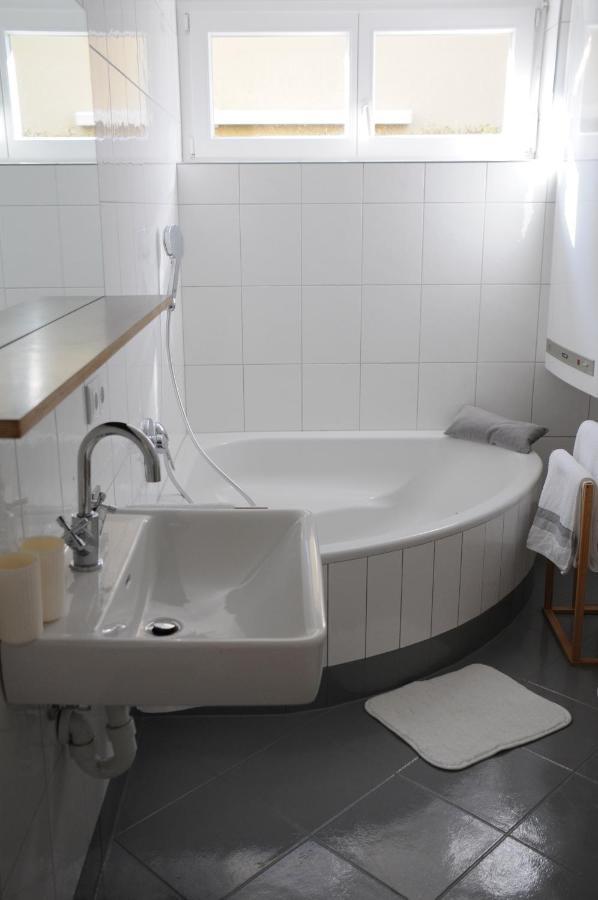 Relax Apartment Mit Garten - Lifestyle Am Bodensee, Fahrraeder & Parkplatz Inklusive Bregenz Bagian luar foto